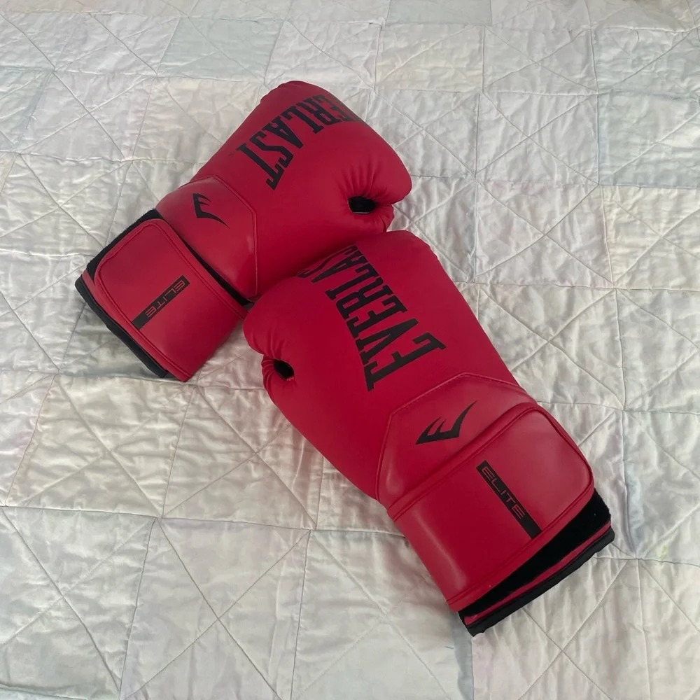 Everlast Red Training Boxing Gloves with Black Accents - Picture 1 of 6